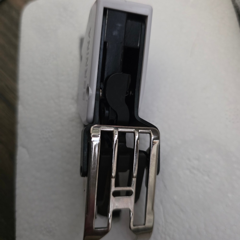 Bernina Three Sole Walking Foot with Seam Guide 008969.72.00 Swiss Made Set - Picture 6 of 10